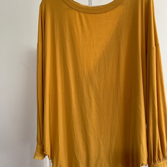 Free People Twisted Back Top 🥳🛍Host Pick🥳🛍 - Picture 10 of 14